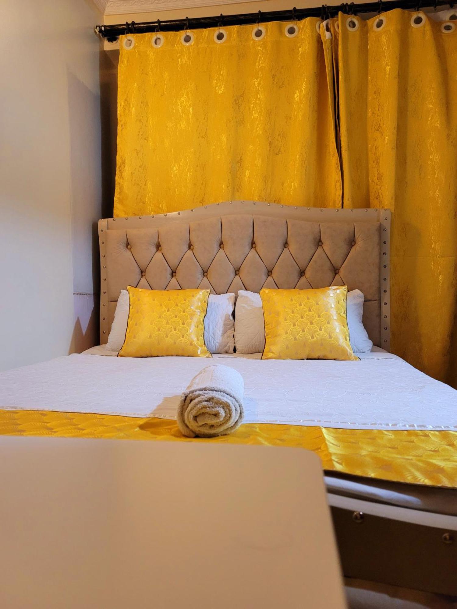 Sunrise Blue Moon B&B ไนโรบี ภายนอก รูปภาพ