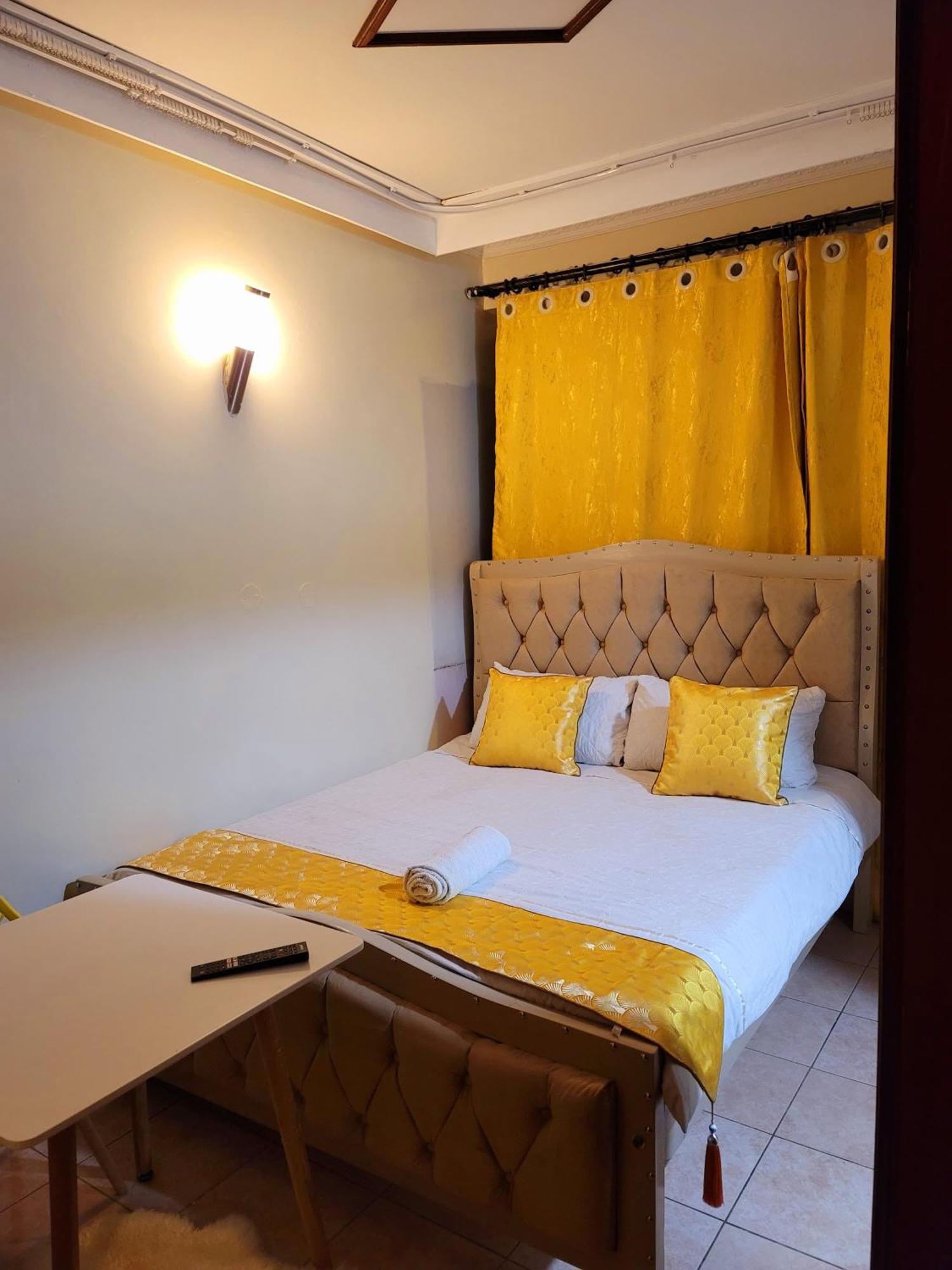 Sunrise Blue Moon B&B ไนโรบี ภายนอก รูปภาพ