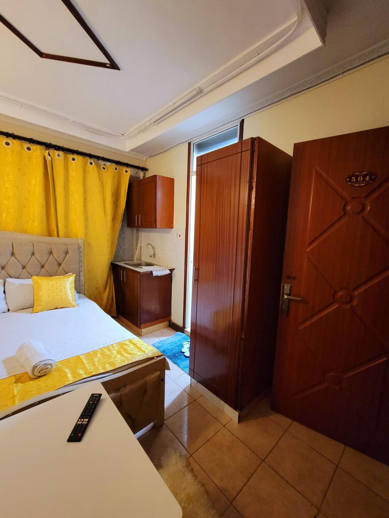 Sunrise Blue Moon B&B ไนโรบี ภายนอก รูปภาพ